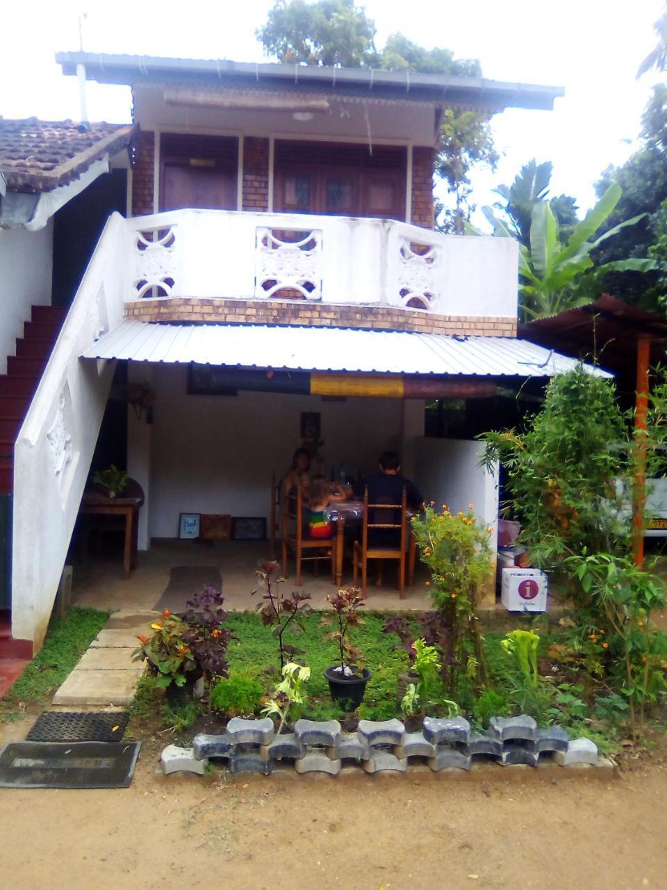 Jayanika Home Stay Тангалла Экстерьер фото